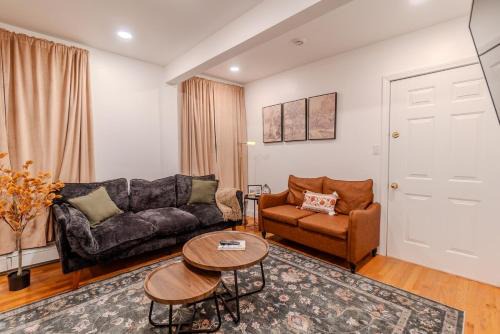 Winter Hill Apartment | 4BDR Near Tufts-10min-Walk to Subway-Free Parking
