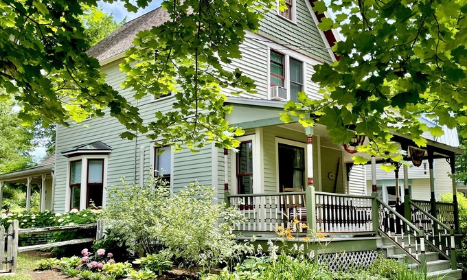 Dewittville House | 4Bdrm/2Bath Point Chautauqua Lake House w/dbl lot