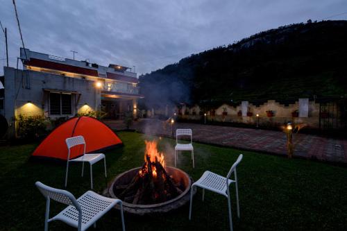 Ooty Villa | 4Bed Luxe Villa with Breakfast l WiFi