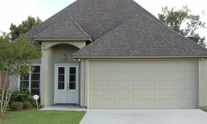 Shenandoah House | !4BR 2.5BTH!by Hospitals & LSU!NOLA easy drive!