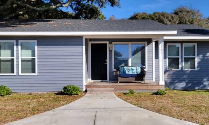 Harkers Island House | 4BR Cozy Cabin|Harkers Island|Soundview