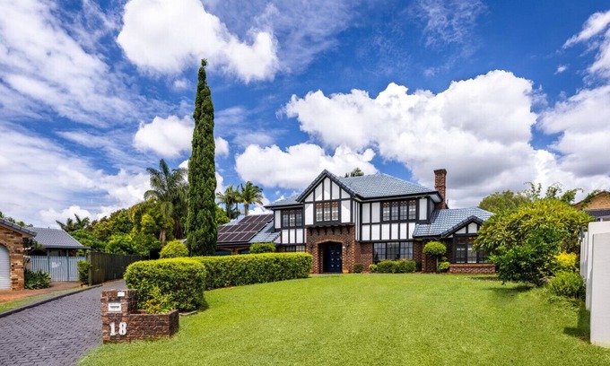 Eight Mile Plains House | 4BR German-style Villa w/ Pool@Eight Mile Plains