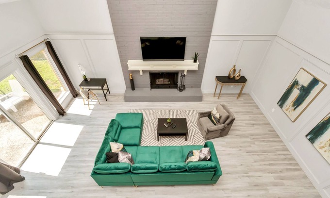 Greater Fondren Southwest House | 4BR Home+Private Backyard| Family Game Night | Pool Table