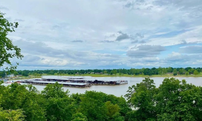 Hoyt House | 4BR Lakefront Home w/ a view! -Sleeps 9