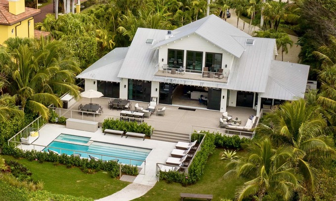 Wulfert House | 4BR Luxury Beachfront Retreat with Designer Finishes & Panoramic Gulf Views