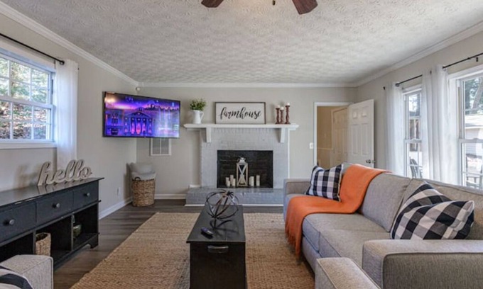 Cartersville House | 4BR Ranch Style Home A Mile From Historic Downtown