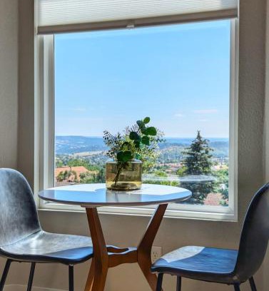Northwest Colorado Springs House | 4BR-Sleeps 10-Hot Tub-Air Hockey-Gorgeous Views