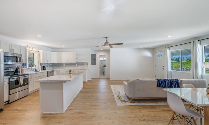 Wahiawa House | 4BR Wahiawa - Sleeps 8, WiFi, AC + Near Pipeline