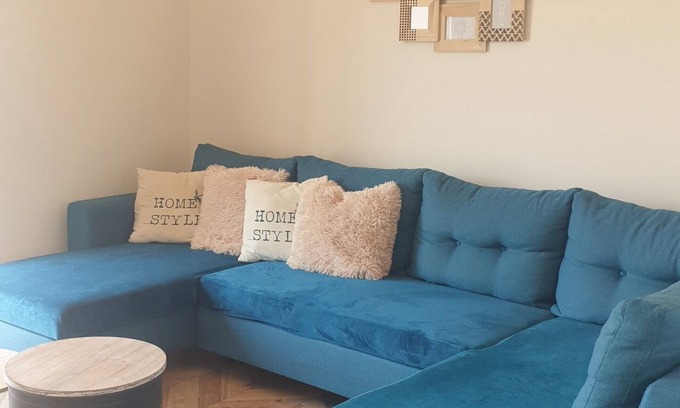 Ollioules Apartment | 4km des Plages/sanary, Appart Neuf 6 Pers Calme, Terrasse, Clim, 2 Chb, Parking