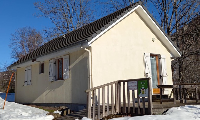Saint-Jacques-des-Blats House | 4kms from the Super Lioran resort. Auvergne Cantal