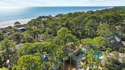 Oceanside House | 4th Row Beach House - Private Pool & Screened Porch - 10 Oyster Catcher Rd