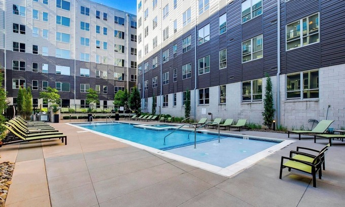Downtown Louisville Apartment | 4th Street Suites - Extravagant King Bed Suite
