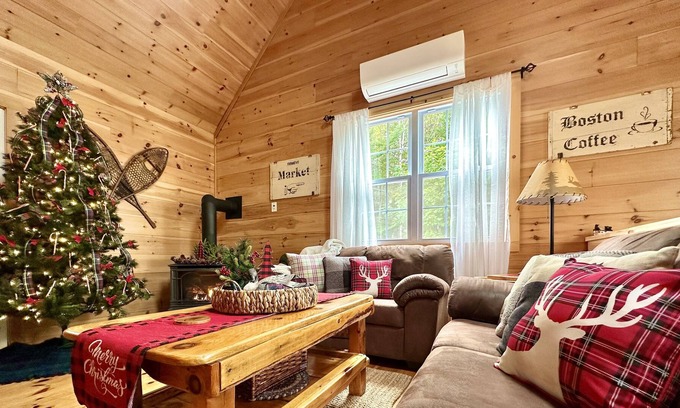 Gouldsboro Cabin | 5 Acre Forested Cabin Retreat w/ Firepit Near Acadia's Schoodic Peninsula