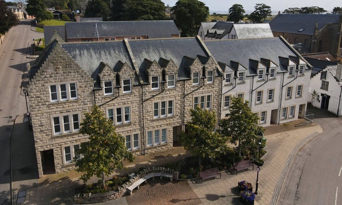 Dornoch Apartment | 5 Argyle Place, Dornoch