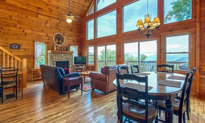 Waynesville Cabin | 5 BD 3 BA Log Cabin Sleep 13 Long Range Views Hot Tub, Game Room Wifi Garage