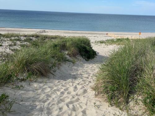 East Sandwich House | 5 Beach Road East Sandwich - Sandy Toes & Salty Kisses