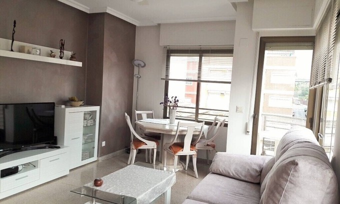 Santa Pola Apartment | 5 bed apartment 50 M from the beach in SANTA POLA ALICANTE - SPAIN