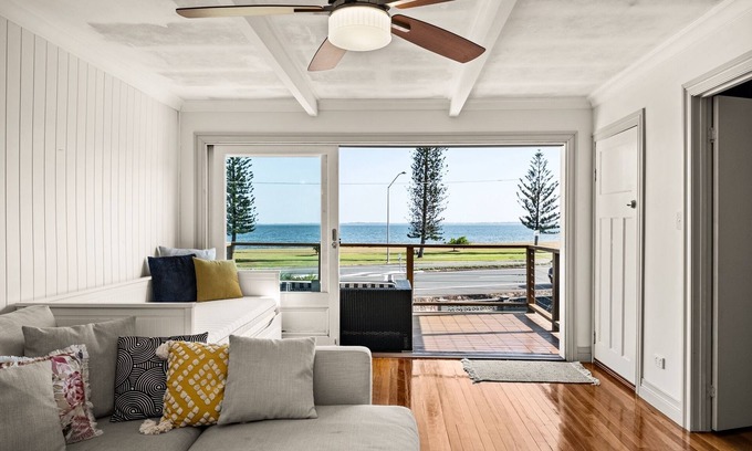 Clontarf House | 5-Bed Beachfront Bells Beach Bungalow, Lovely View