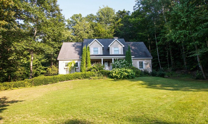 Lake Leelanau House | 5 bedrm 5.5 ba home-wooded setting-Lake Leelanau-Air-Pet ok-Hot Tub