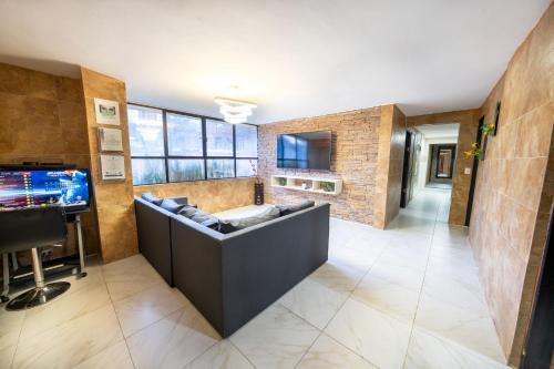 Zona Rosa Apartment | 5 Bedroom - 1 Block from Lleras - P2