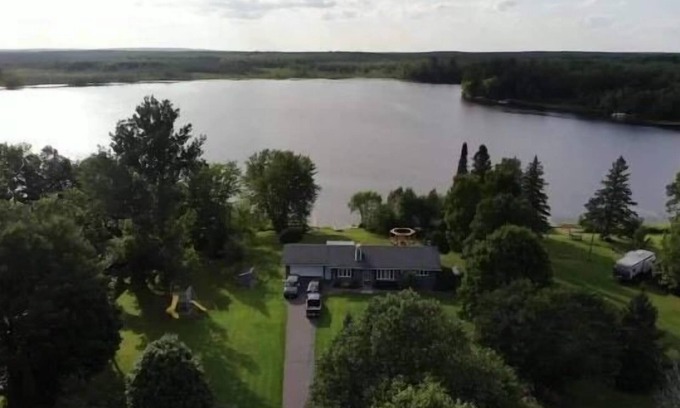 Winter House | 5 bedroom 3- bath 8 people capacity pontoon included in Winter Wis.