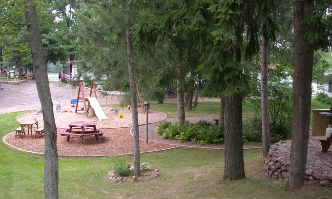 Chetek House | 5 Bedroom 3 Bathroom Lakefront Home On Historic Resort.