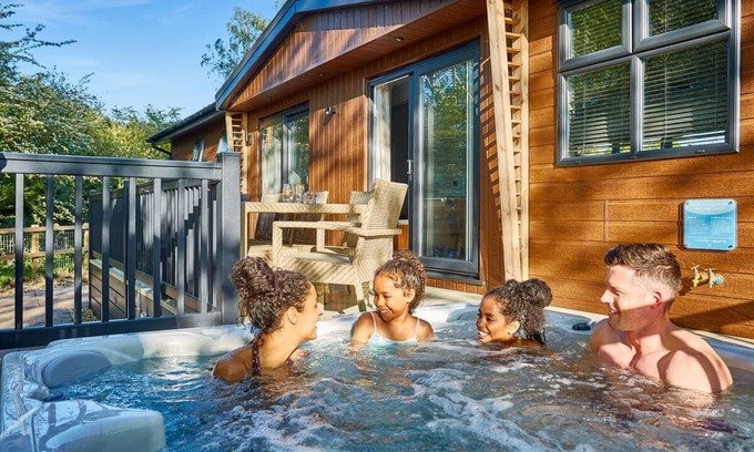 Pentney Ski Chalet | 5 bedroom accommodation in Pentney, King&rsquo;s Lynn