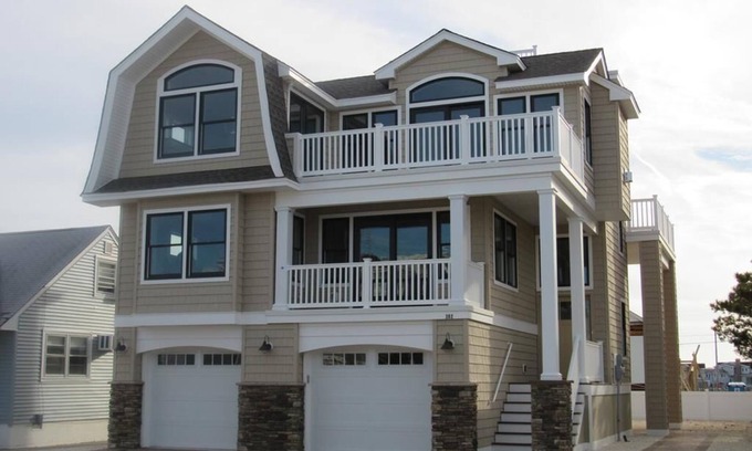 Beach Haven House | 5 bedroom accommodation in Surf City