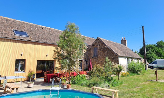 Mezieres-sur-Ponthouin Other | 5 bedroom country house sleeps 13 and more.