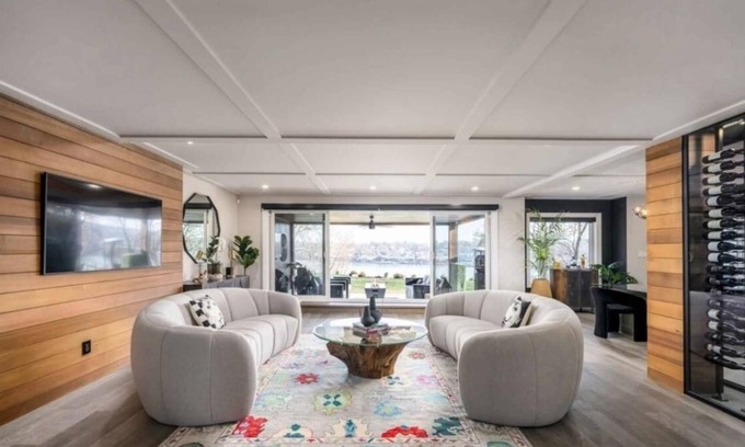Queenston House | 5 Bedroom House on Water