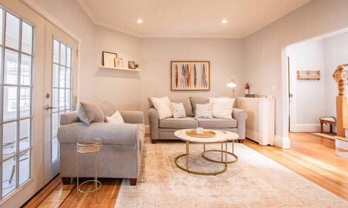 Medford House | 5 Bedroom Historic Home minutes to Boston!
