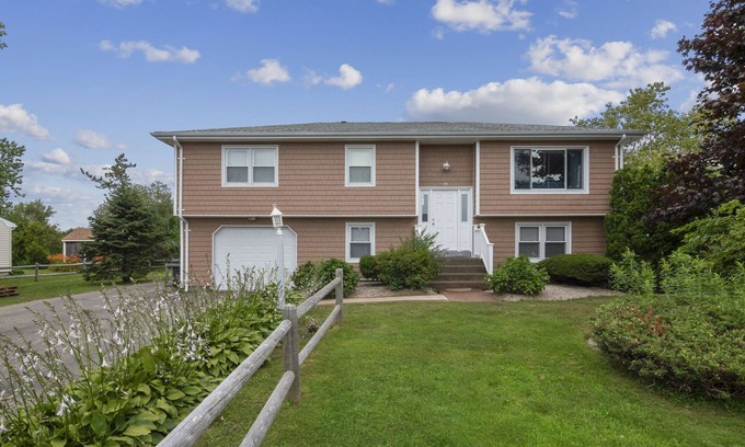 Eastward Look House | 5 Bedroom Home in Eastward Look with Central Air - Walk to Scarborough Beach!