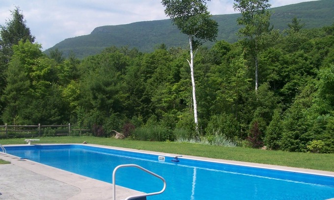 Saugerties House | 5 bedroom home, mountain views10 Acres, 65' swimming pool,separate pool house