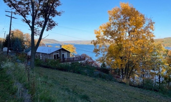 Hammondsport House | 5 BEDROOM HOME w/dock and hot tub