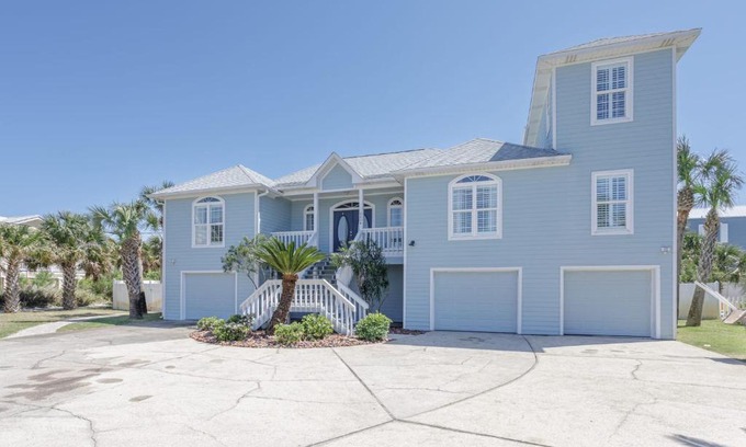 Toilla Segunda House | 5 Bedroom Home with Pool , Sleeps 22