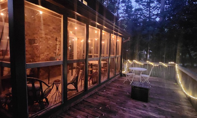 Athens House | 5 bedroom house in1 acre wooded plot in beautiful West Athens neighborhood.