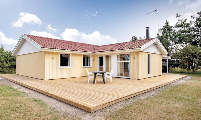 Bøtø By House | 5 bedroom nice home in Væggerløse
