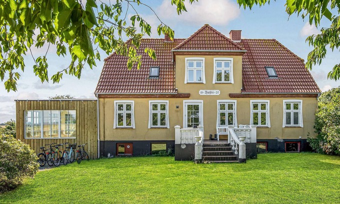 Listed House | 5 bedroom nice home in Svaneke