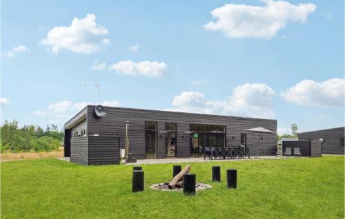 Fjellerup Strand House | 5 Bedroom Nice Home In Glesborg