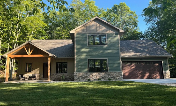 Egg Harbor House | 5 Bedrooms with Ensuite Bathrooms - Sleeps 24 - Outdoor Hot Tub