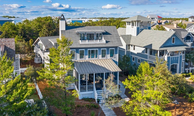 WaterSound Beach House | 5 BR/5.5BA 5 Minute Walk to Beach Gated Private WaterSound Bridges w/No Crowds!