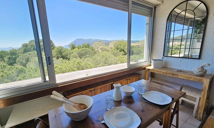 Les Sablettes Apartment | 5 Couchages, vue Mer, Climatisation, Wifi, Tout à Pied, Plage à 250m