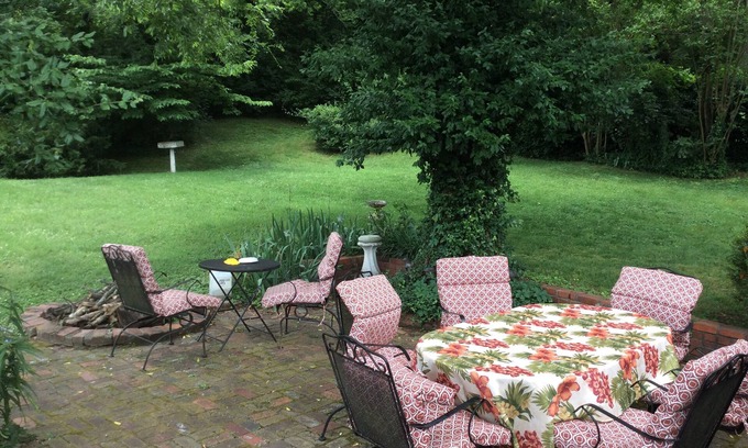 Donelson House | 5* Cutie Has It All! Just Bring Family & Friends!