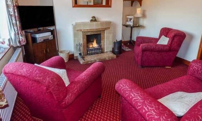 Grosmont Cottage | 5 ESK VALLEY, family friendly, with open fire in Grosmont