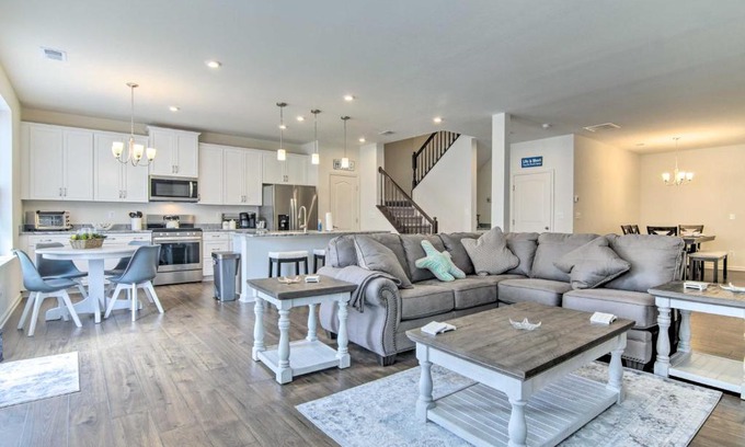 Millville House | 5 Mi to Bethany Beach Modern Gem with Pool Access!