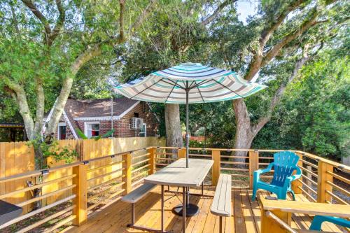 New Warrington House | 5 Mi to Dtwn Bright Home with Yard in Pensacola!