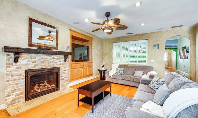 Modesto House | 5 Mi to Dtwn Modesto: Family Home w/Patio!
