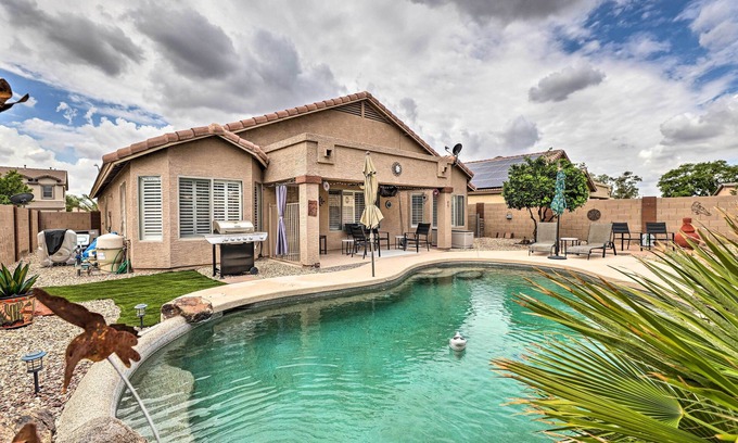 Roseview House | 5 Mi to Golf Courses: BBQ-Ready Surprise Home