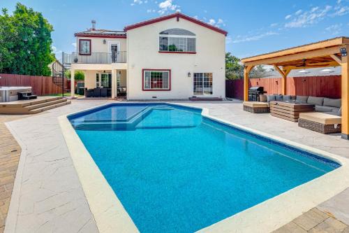Bay Ho House | 5 Mi to La Jolla Cove Spacious Retreat with Hot Tub