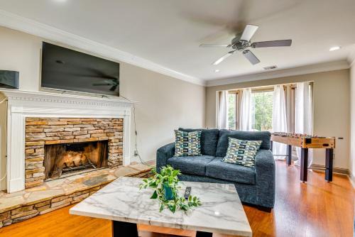 Acworth House | 5 Mi to Lake Acworth Georgia Gem with Private Patio